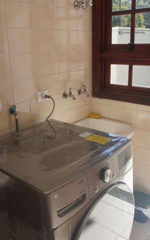 Casa de condomínio à venda com 322m², 4 quartos e 4 vagasÁrea de Serviço