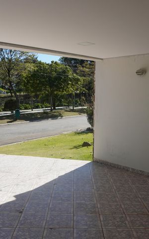 Casa de condomínio à venda com 322m², 4 quartos e 4 vagasGaragem