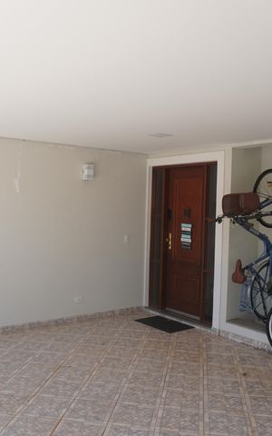 Casa de condomínio à venda com 322m², 4 quartos e 4 vagasGaragem