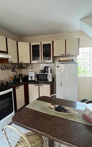 Casa à venda com 200m², 4 quartos e 2 vagas