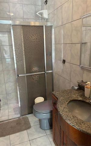Casa à venda com 200m², 4 quartos e 2 vagas