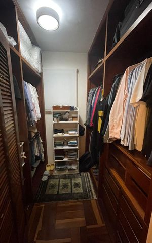 Apartamento à venda com 178m², 3 quartos e 3 vagas Apartamento à venda com 178m², 3 quartos e 3 vagasCloset