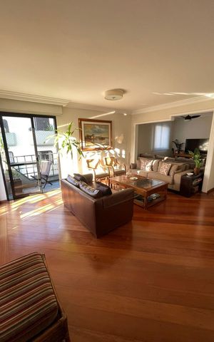 Apartamento à venda com 178m², 3 quartos e 3 vagas Apartamento à venda com 178m², 3 quartos e 3 vagasSala