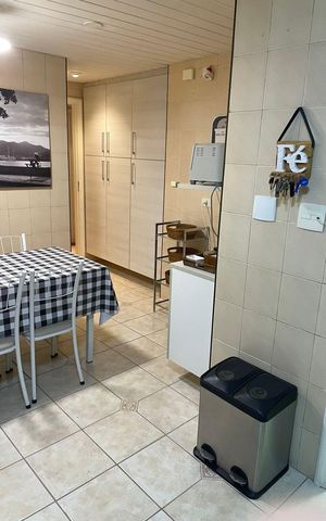 Apartamento à venda com 178m², 3 quartos e 3 vagas Apartamento à venda com 178m², 3 quartos e 3 vagasCozinha