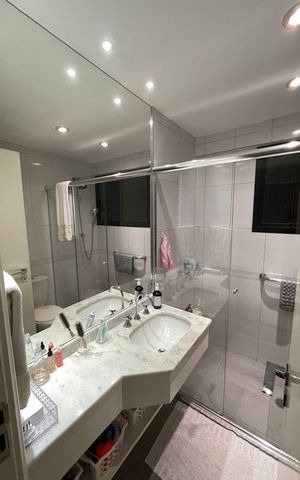 Apartamento à venda com 178m², 3 quartos e 3 vagas Apartamento à venda com 178m², 3 quartos e 3 vagasBanheiro