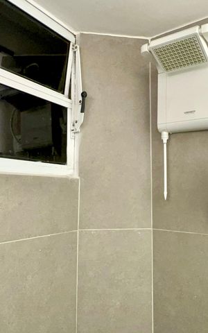 Apartamento à venda com 90m², 2 quartos e 1 vaga Apartamento à venda com 90m², 2 quartos e 1 vagaBanheiro