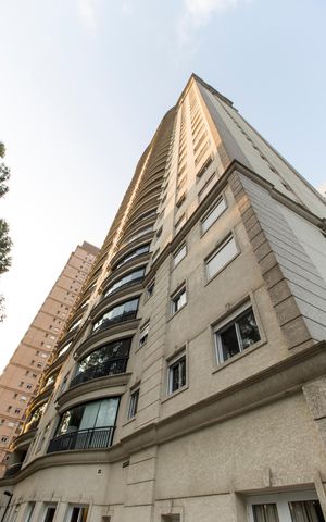 Apartamento à venda com 96m², 3 quartos e 3 vagasFachada