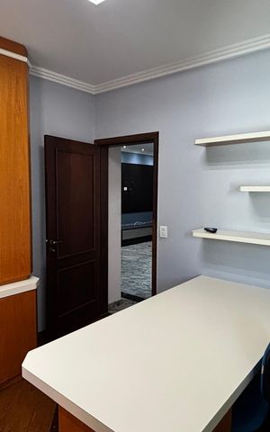 Casa à venda com 536m², 4 quartos e 11 vagas Casa à venda com 536m², 4 quartos e 11 vagasEscritório