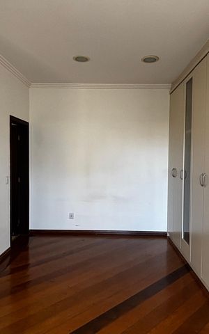 Casa à venda com 536m², 4 quartos e 11 vagas Casa à venda com 536m², 4 quartos e 11 vagasSuite 3