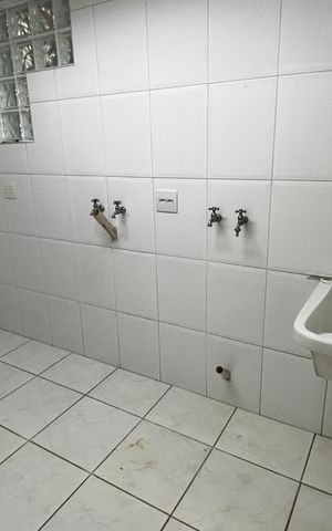 Casa à venda com 536m², 4 quartos e 11 vagas Casa à venda com 536m², 4 quartos e 11 vagasÁrea de Serviço