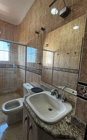 Casa à venda com 536m², 4 quartos e 11 vagas Casa à venda com 536m², 4 quartos e 11 vagasBanheiro social