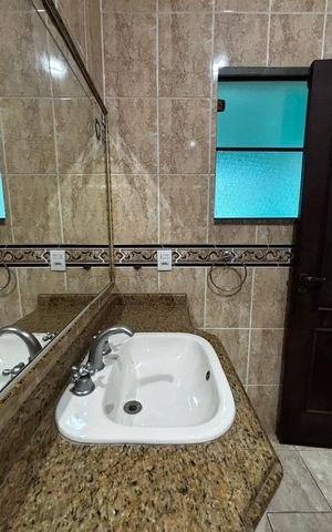 Casa à venda com 536m², 4 quartos e 11 vagas Casa à venda com 536m², 4 quartos e 11 vagasBanheiro da Suíte 2