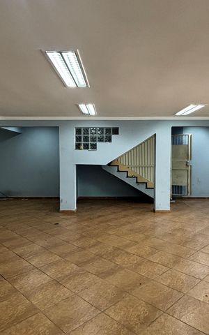 Casa à venda com 536m², 4 quartos e 11 vagas Casa à venda com 536m², 4 quartos e 11 vagasGaragem