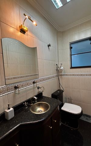 Casa à venda com 536m², 4 quartos e 11 vagas Casa à venda com 536m², 4 quartos e 11 vagasLavabo
