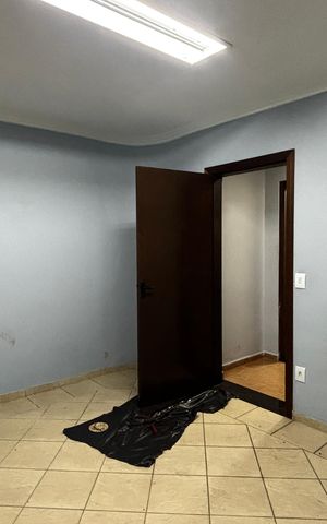 Casa à venda com 536m², 4 quartos e 11 vagas Casa à venda com 536m², 4 quartos e 11 vagasQuarto de Serviço