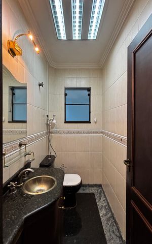 Casa à venda com 536m², 4 quartos e 11 vagas Casa à venda com 536m², 4 quartos e 11 vagasLavabo