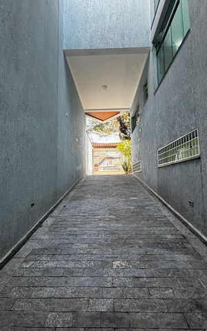 Casa à venda com 536m², 4 quartos e 11 vagas Casa à venda com 536m², 4 quartos e 11 vagasGaragem