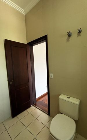 Casa à venda com 536m², 4 quartos e 11 vagas Casa à venda com 536m², 4 quartos e 11 vagasBanheiro da Suíte 3