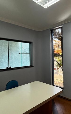 Casa à venda com 536m², 4 quartos e 11 vagas Casa à venda com 536m², 4 quartos e 11 vagasEscritório