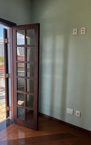 Casa à venda com 536m², 4 quartos e 11 vagas Casa à venda com 536m², 4 quartos e 11 vagasQuarto 1