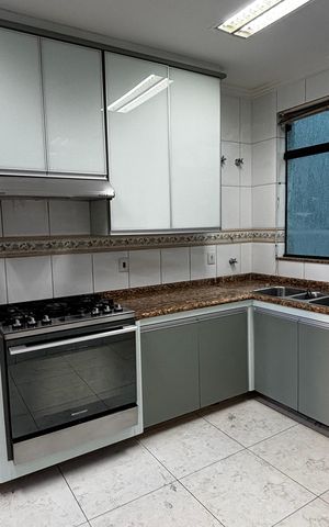 Casa à venda com 536m², 4 quartos e 11 vagas Casa à venda com 536m², 4 quartos e 11 vagasCozinha