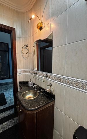 Casa à venda com 536m², 4 quartos e 11 vagas Casa à venda com 536m², 4 quartos e 11 vagasLavabo