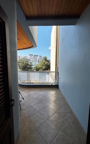 Casa à venda com 536m², 4 quartos e 11 vagas Casa à venda com 536m², 4 quartos e 11 vagasVaranda