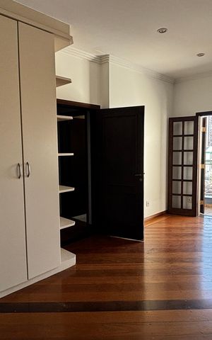 Casa à venda com 536m², 4 quartos e 11 vagas Casa à venda com 536m², 4 quartos e 11 vagasSuite 3