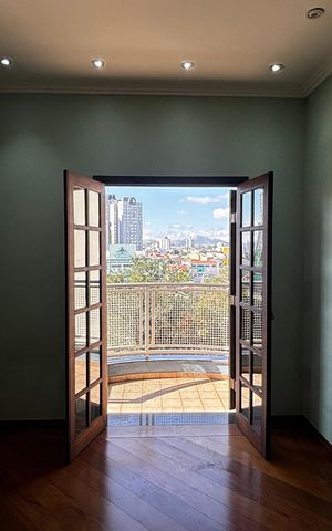 Casa à venda com 536m², 4 quartos e 11 vagas Casa à venda com 536m², 4 quartos e 11 vagasQuarto 1