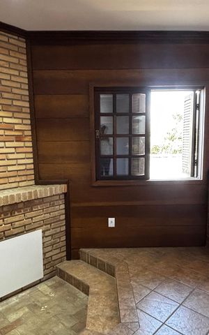 Casa à venda com 536m², 4 quartos e 11 vagas Casa à venda com 536m², 4 quartos e 11 vagasSala Lareira Sala 3