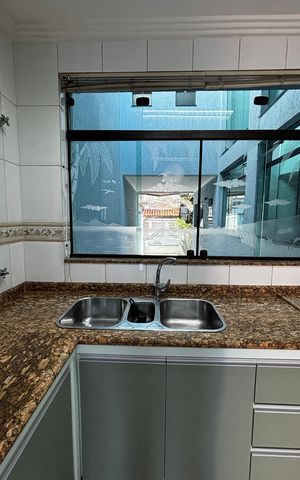 Casa à venda com 536m², 4 quartos e 11 vagas Casa à venda com 536m², 4 quartos e 11 vagasCozinha