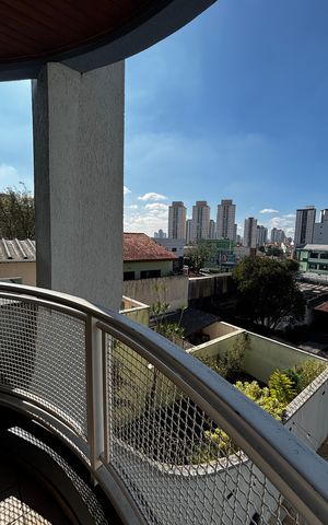 Casa à venda com 536m², 4 quartos e 11 vagas Casa à venda com 536m², 4 quartos e 11 vagasVaranda do Quarto 1
