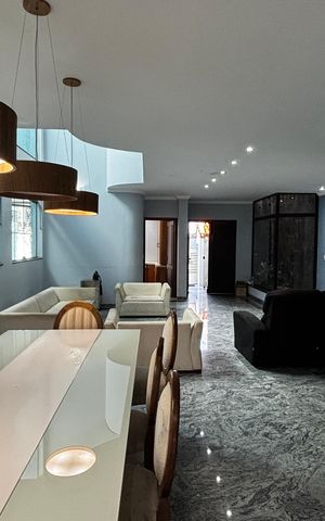 Casa à venda com 536m², 4 quartos e 11 vagas Casa à venda com 536m², 4 quartos e 11 vagasSala de Estar