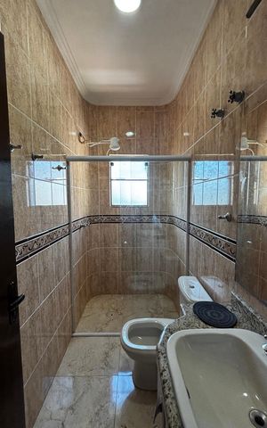 Casa à venda com 536m², 4 quartos e 11 vagas Casa à venda com 536m², 4 quartos e 11 vagasBanheiro social