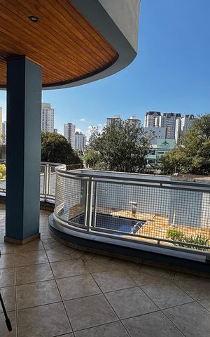 Casa à venda com 536m², 4 quartos e 11 vagas Casa à venda com 536m², 4 quartos e 11 vagasVaranda