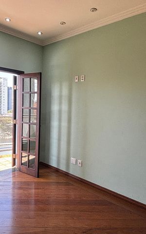 Casa à venda com 536m², 4 quartos e 11 vagas Casa à venda com 536m², 4 quartos e 11 vagasQuarto 1