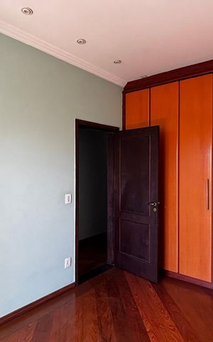 Casa à venda com 536m², 4 quartos e 11 vagas Casa à venda com 536m², 4 quartos e 11 vagasQuarto 1