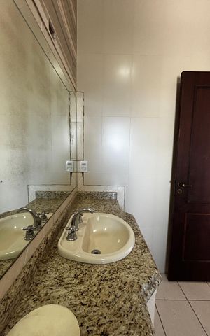 Casa à venda com 536m², 4 quartos e 11 vagas Casa à venda com 536m², 4 quartos e 11 vagasBanheiro da Suíte 3