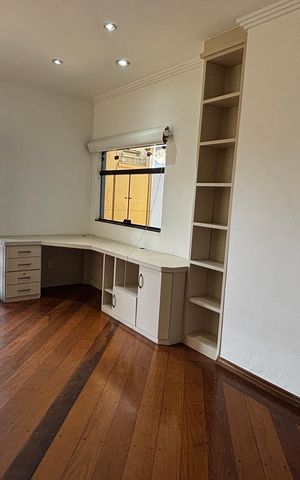 Casa à venda com 536m², 4 quartos e 11 vagas Casa à venda com 536m², 4 quartos e 11 vagasSuite 3
