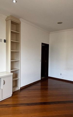 Casa à venda com 536m², 4 quartos e 11 vagas Casa à venda com 536m², 4 quartos e 11 vagasSuite 3