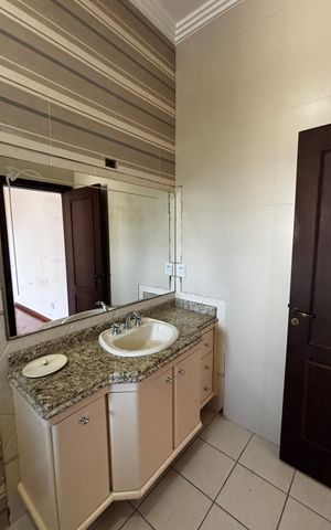 Casa à venda com 536m², 4 quartos e 11 vagas Casa à venda com 536m², 4 quartos e 11 vagasBanheiro da Suíte 3