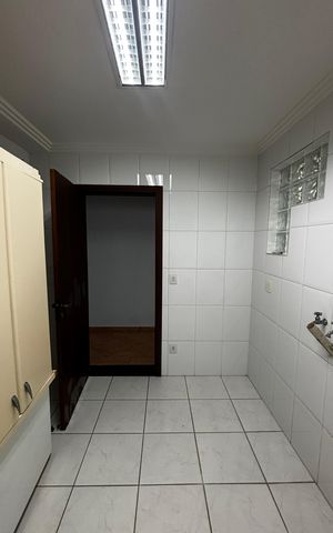 Casa à venda com 536m², 4 quartos e 11 vagas Casa à venda com 536m², 4 quartos e 11 vagasÁrea de Serviço