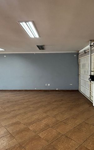 Casa à venda com 536m², 4 quartos e 11 vagas Casa à venda com 536m², 4 quartos e 11 vagasGaragem