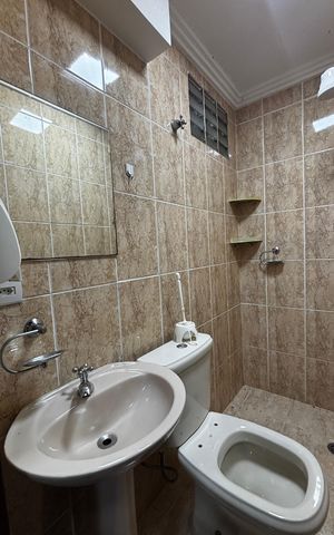 Casa à venda com 536m², 4 quartos e 11 vagas Casa à venda com 536m², 4 quartos e 11 vagasBanheiro de serviço