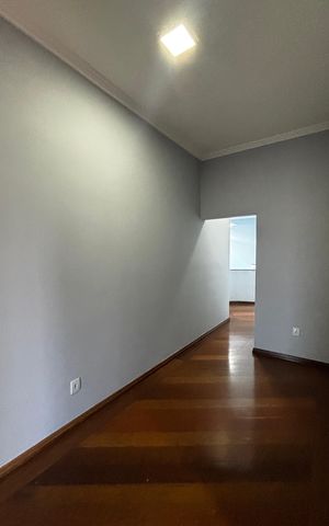 Casa à venda com 536m², 4 quartos e 11 vagas Casa à venda com 536m², 4 quartos e 11 vagasCorredor