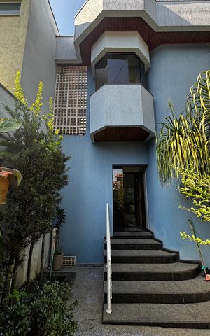 Casa à venda com 536m², 4 quartos e 11 vagas Casa à venda com 536m², 4 quartos e 11 vagasQuintal