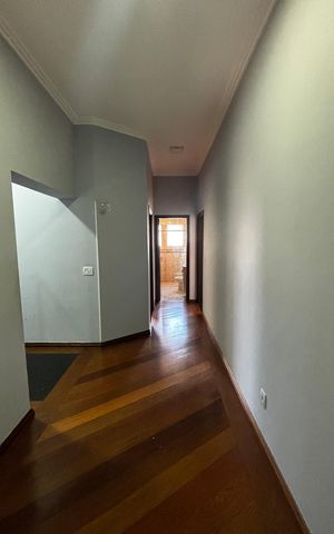 Casa à venda com 536m², 4 quartos e 11 vagas Casa à venda com 536m², 4 quartos e 11 vagasCorredor