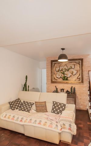 Casa para alugar com 210m², 4 quartos e 2 vagas Casa para alugar com 210m², 4 quartos e 2 vagasSala