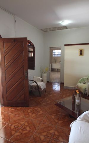 Casa à venda com 434m², 4 quartos e 3 vagasSala
