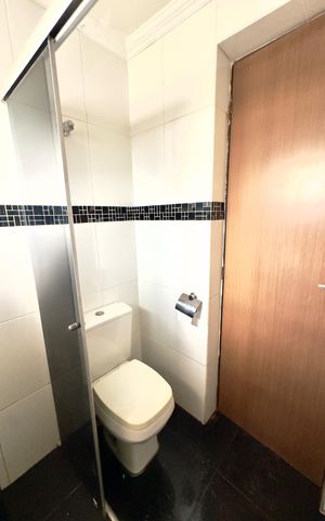 Casa à venda com 70m², 2 quartos e sem vaga Casa à venda com 70m², 2 quartos e sem vagaBanheiro